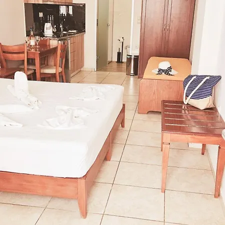 Kalimera Hotel Agia Marina Buitenkant foto