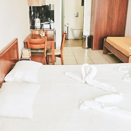 Kalimera Hotel Agia Marina Buitenkant foto