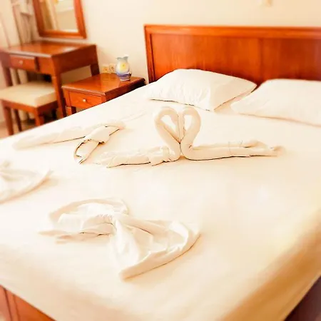 Kalimera Hotel Agia Marina Buitenkant foto